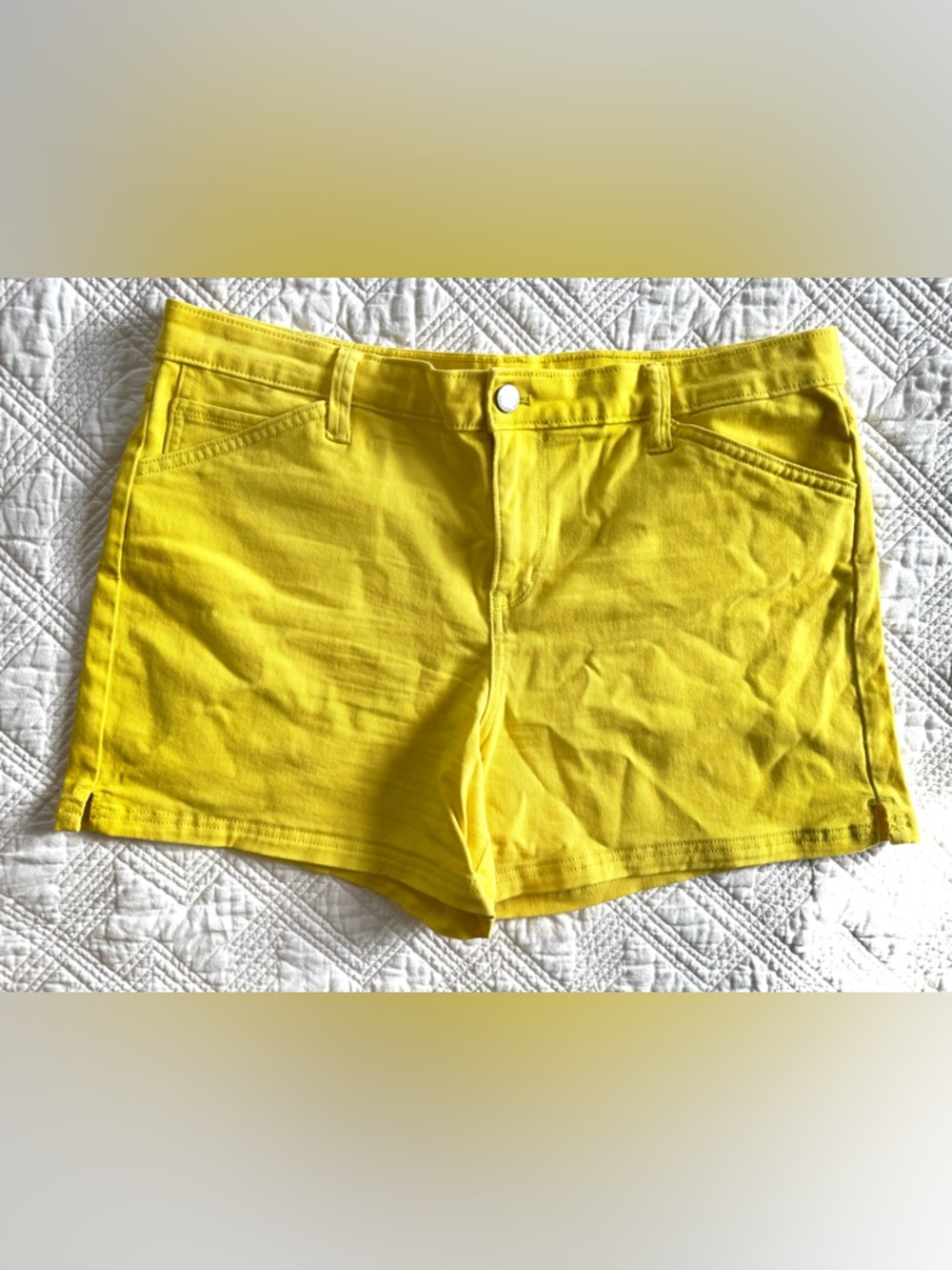 Calvin Klein Yellow Classic Cotton Denim Shorts 4” Inseam High Rise Size 12